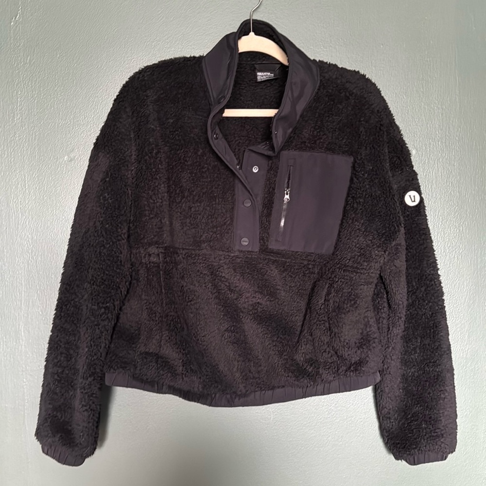 Vuori Black Sherpa Pullover Jacket
